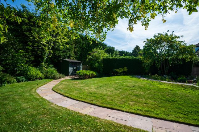 23, Park Avenue, Dronfield photo 4
