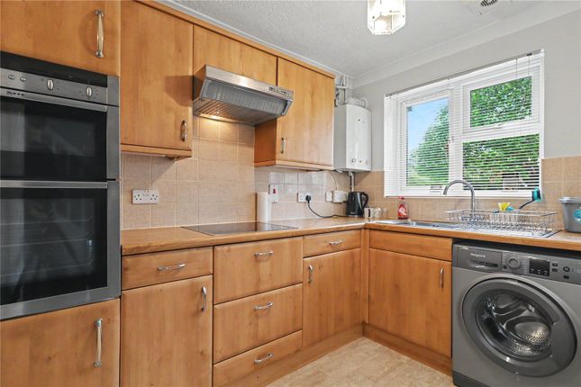 35, Warelands, Burgess Hill photo 3