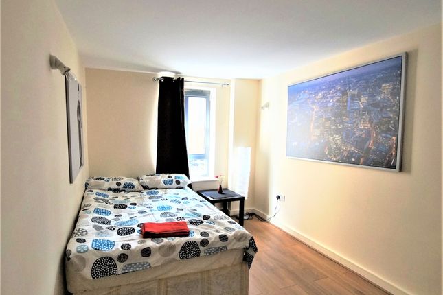 Flat 1, 2a Victorian Grove, London photo 4