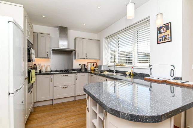 47, Lavender Road, Lymington photo 3