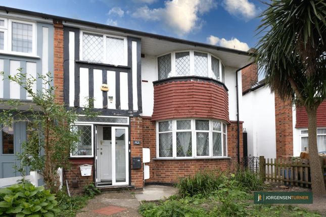 Flat for sale in Old Oak Road, Acton