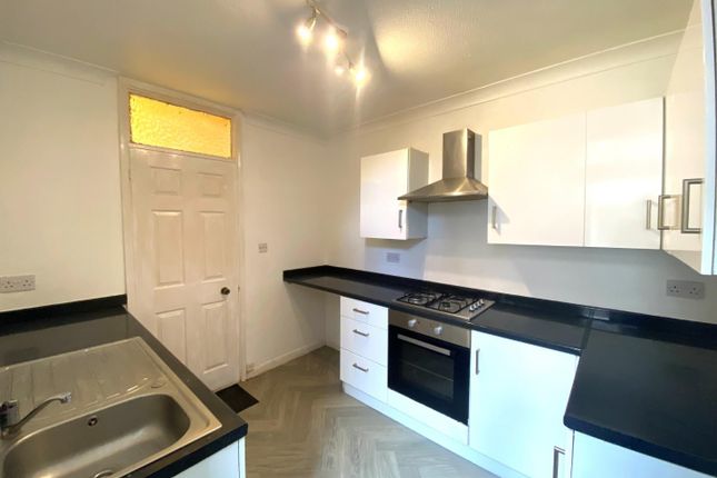 Thumbnail Maisonette to rent in North End Avenue, Portsmouth