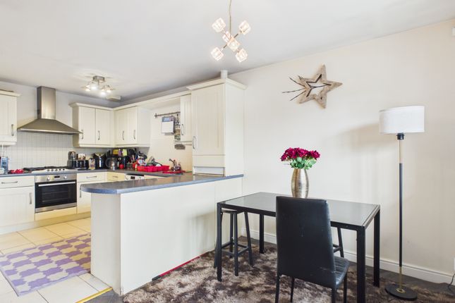 Flat 1R, 78, Oakburn Walk, Alexandria photo 4