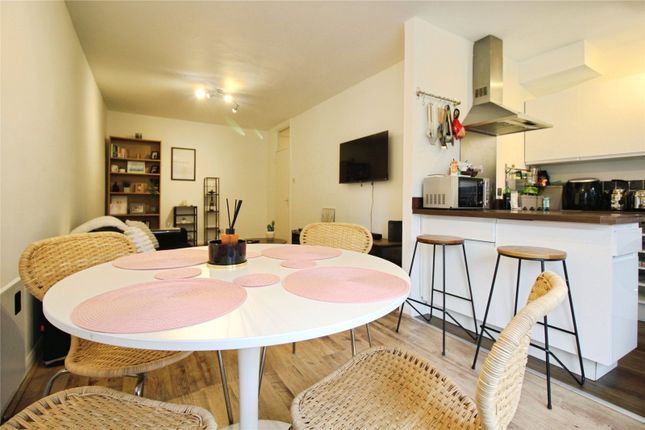 5, Belgravia Court, Reading photo 3