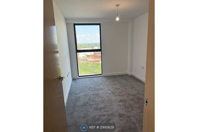 Flat  Willow Court, Ford Lane Salford, Manchester photo 5