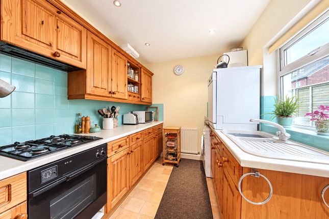 31, St. Georges Road, Farnham photo 4