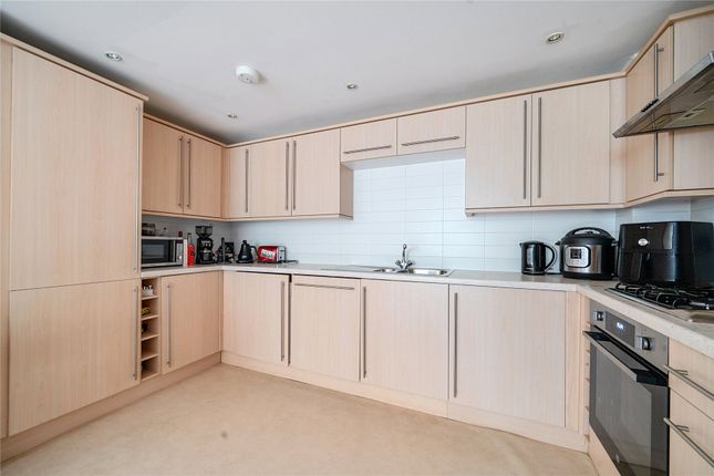Flat 9, Canvas Court,, Kings Road, Surrey photo 2