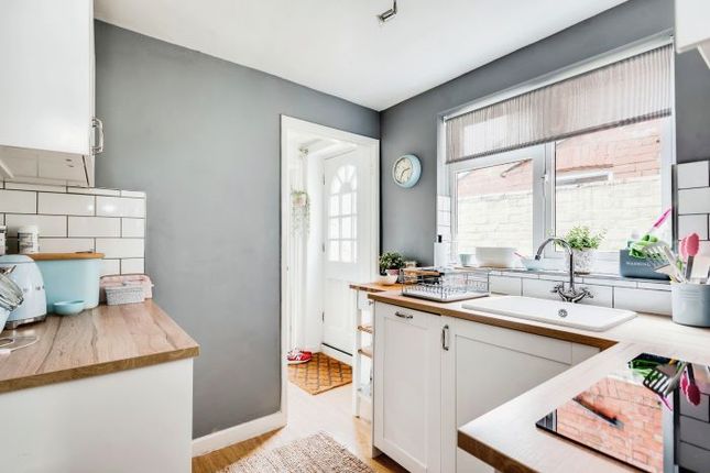 End terrace house for sale in York Road, Newbury