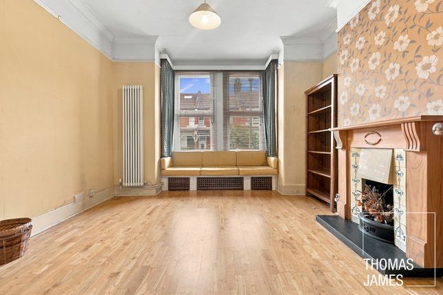 8, Hardwicke Road, London photo 2