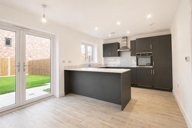 10, Gault Crescent, Cambridge photo 2