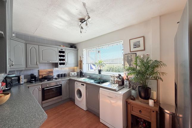 62, Quickedge Road, Mossley photo 4