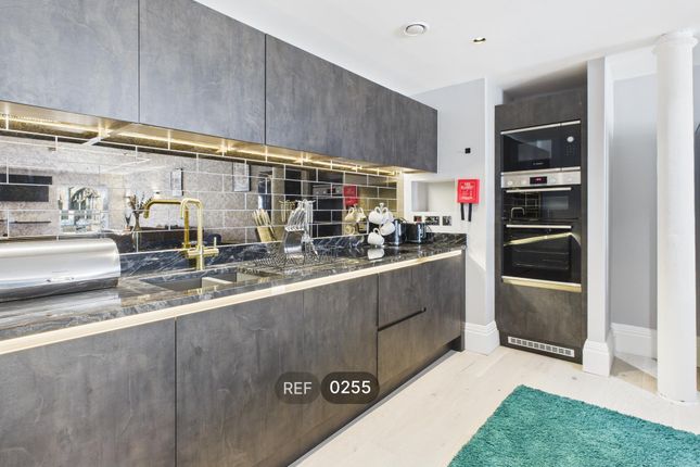 Kitchen / Living Area