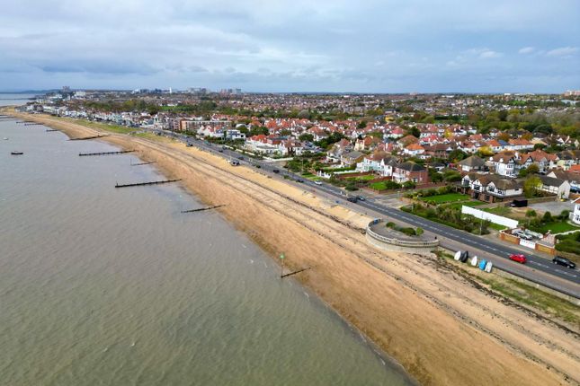 24, Thorpe Esplanade, Thorpe Bay photo 2