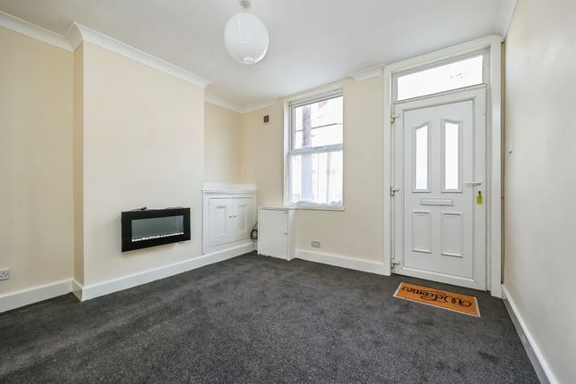 102, Carlingford Road, Nottingham photo 4