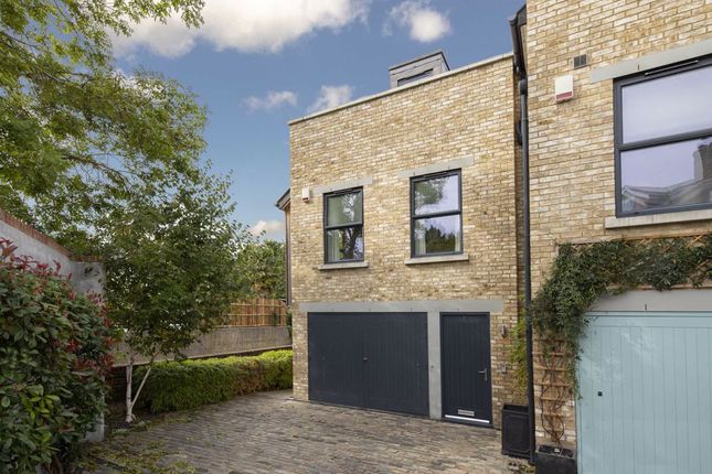 Property for sale in Green Lane, London