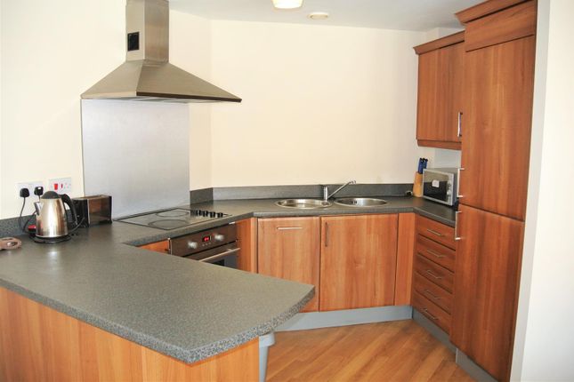 Worsdell Drive, Gateshead photo 3