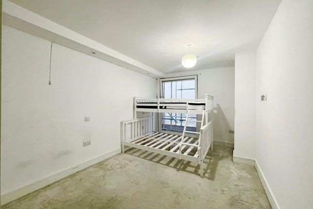 Flat 61, Premier House, Edgware photo 5