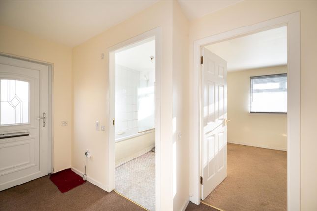 47, Craigroyston Grove, Edinburgh photo 2