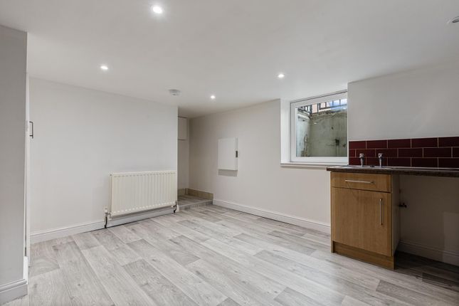17, Dyson Street, Huddersfield photo 3