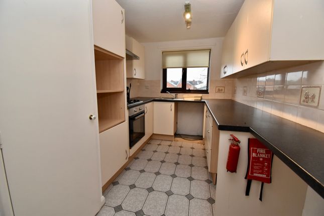 18, Mumby Close, Newark photo 3