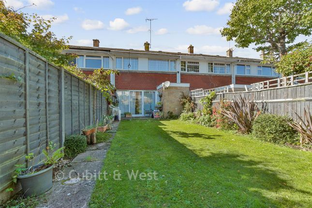 30, Petridge Road, Redhill photo 3