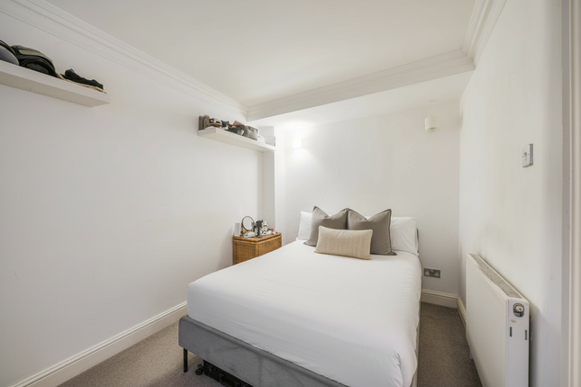 Basement Flat (Flat 2), 31, Inverness Terrace, London photo 3