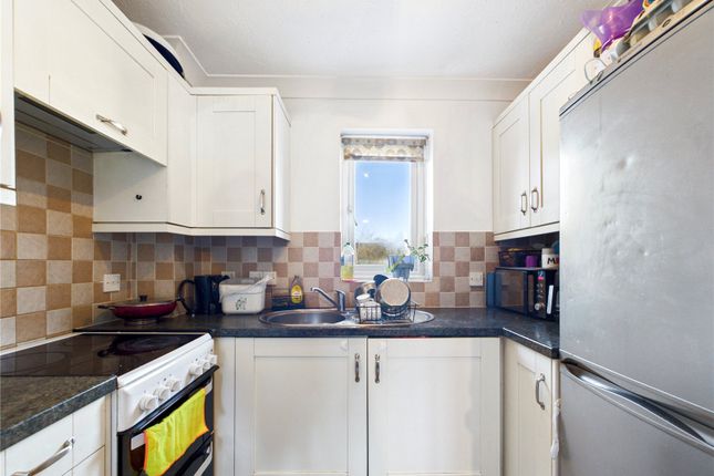 262, Dale Close, Colchester photo 4