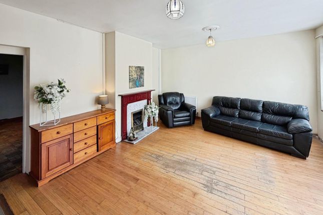 31, Station Road, Little Sutton photo 2