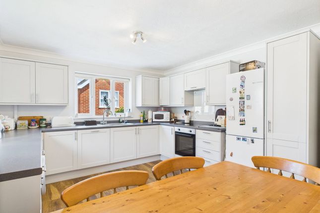 9, Andrew Burtts Close, Woodbridge photo 3