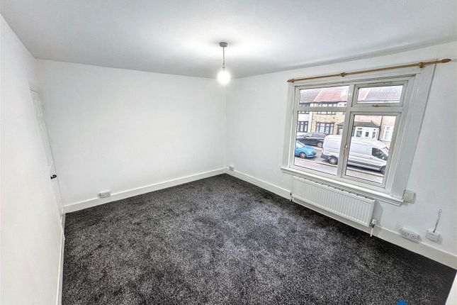 143, Green Lane, Ilford photo 2