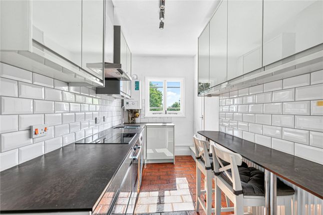 Flat 4, 28, Grosvenor Road, London photo 4