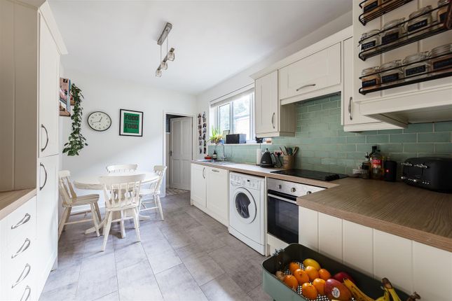 Flat for sale in Gipsy Road, London