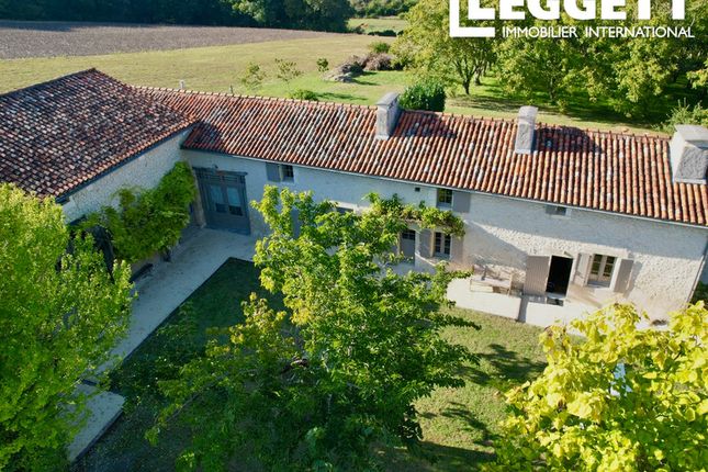 Thumbnail Villa for sale in Montboyer, Charente, Nouvelle-Aquitaine