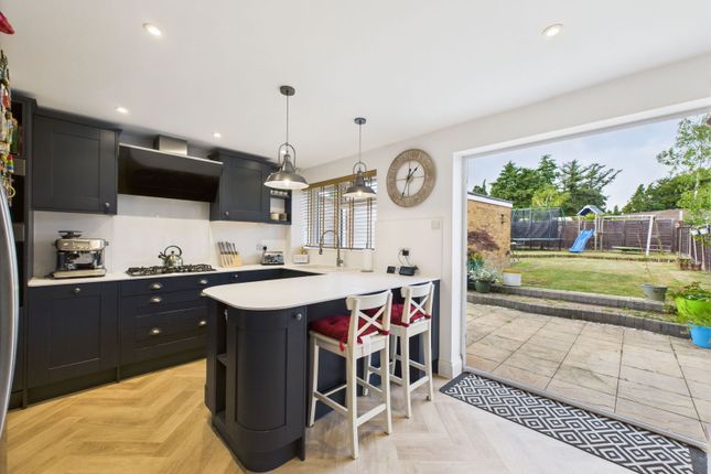 5, Lynmouth Avenue, Paignton photo 2