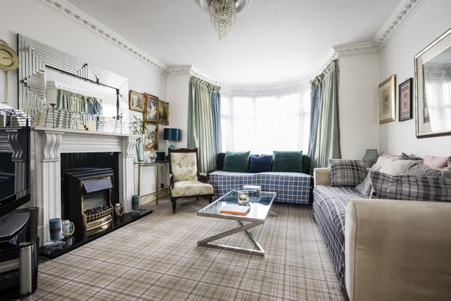 24, Southfields, London photo 2