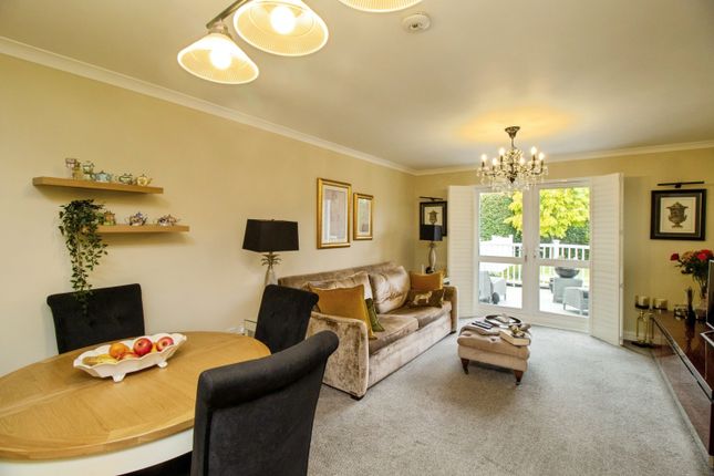 Flat 10/Hamilton Court, 120 Long Road, Canvey Island photo 4