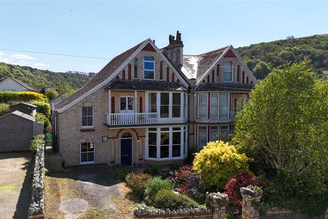 6-bed house on 16, Broad Park Avenue, Devon, £430,000