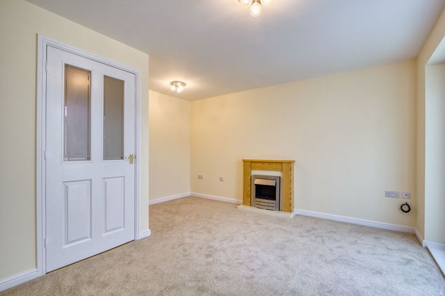 34 Linnet Way, Chesterfield photo 4