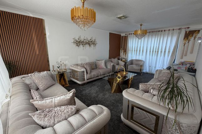 1b, Heronsgate, Edgware photo 2