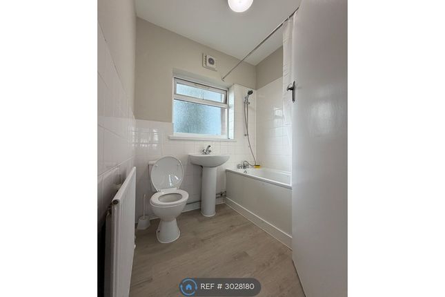 Pymmes Close, London photo 4