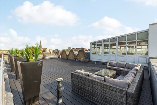 Flat for sale in Shepherdess Walk, Islington, London