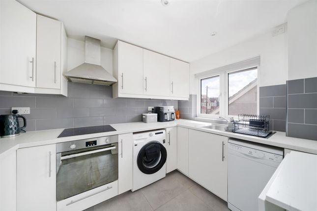 50, Seaforth Avenue, Motspur Park photo 4