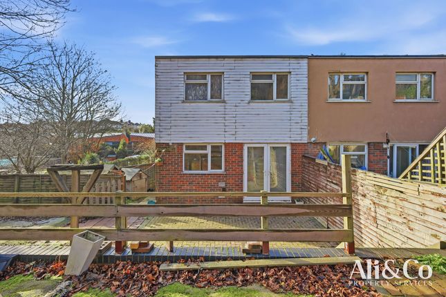 40 Boscombe Avenue, Grays photo 3