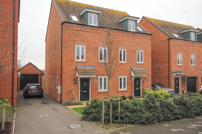 Thumbnail Semi-detached house to rent in Ifould Crescent, Wokingham