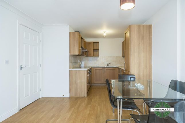 Property to rent in Maltings Close, London