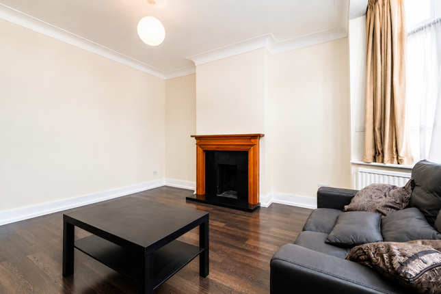 10, Beccles Drive, Barking photo 4