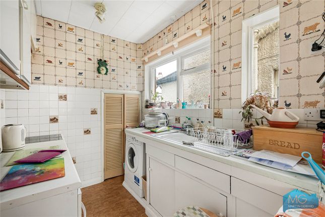 18, Lyndhurst Gardens, London photo 4
