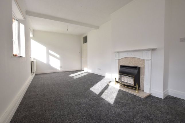 2, Oakwood Court, Leeds photo 2