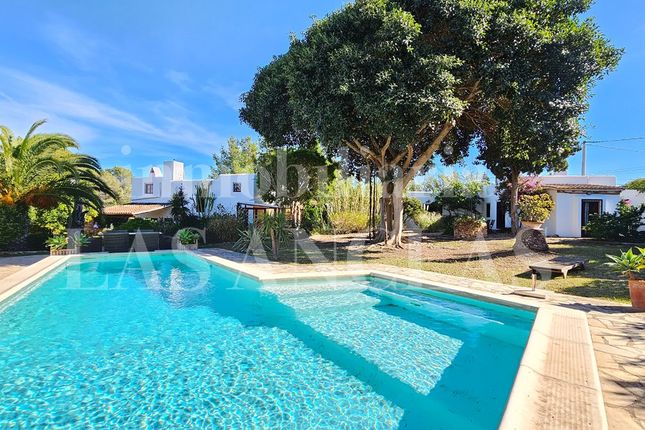 Country house for sale in Between Ibiza &amp; Sta. Eulalia, Ibiza, Spain