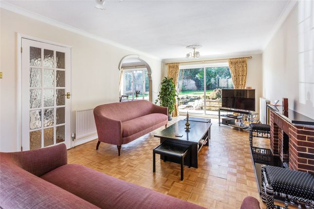 Lynwood,, Court Green Heights, Woking photo 4